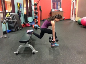 This is Correct - Lauren has her back rounded in this single leg squat.